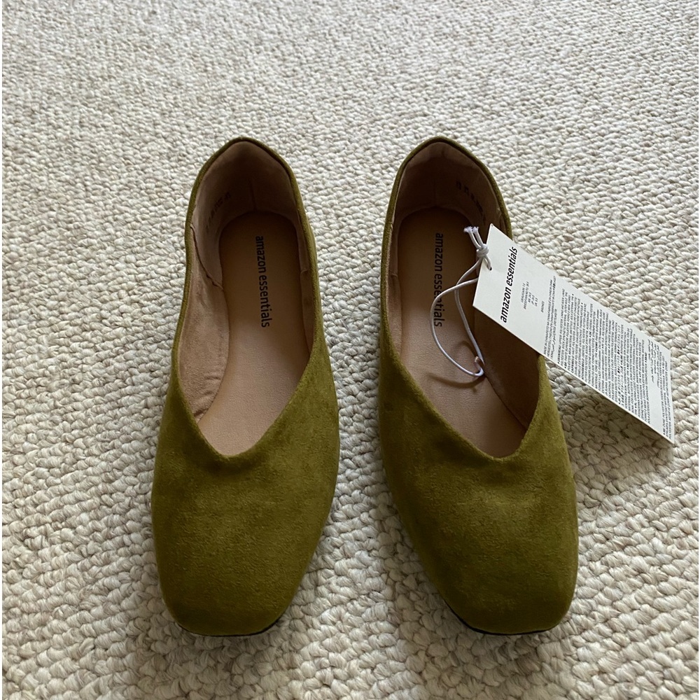 Amazon Essential Brand New Ballet Flats